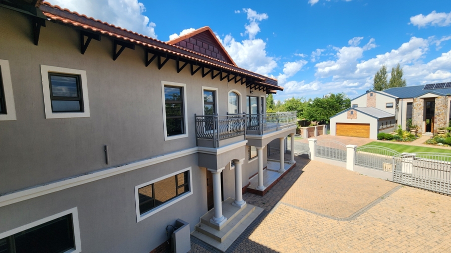 To Let 6 Bedroom Property for Rent in Tuscany Ridge North West